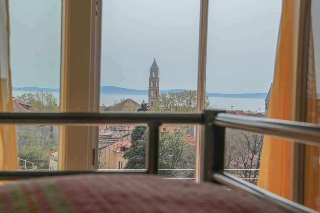 Backpackers Fairytale Hostel Спліт Екстер'єр фото